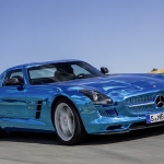 mercedes_sls_gullwing_coupe_front_side