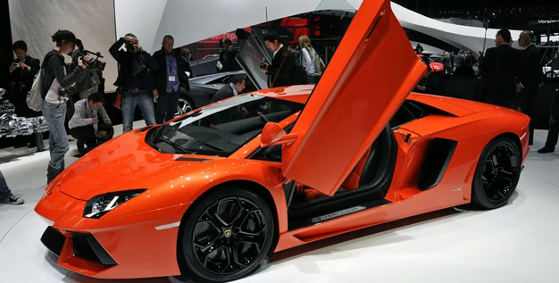 Lamborghini_Aventador _LP700-4_Geneva03