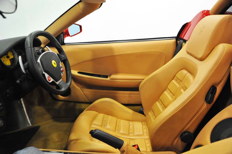 ferrari-F430-Spider-inside-front-seats