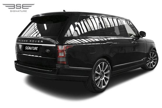 Range Rover Vogue LWB Autobiography Right Rear View